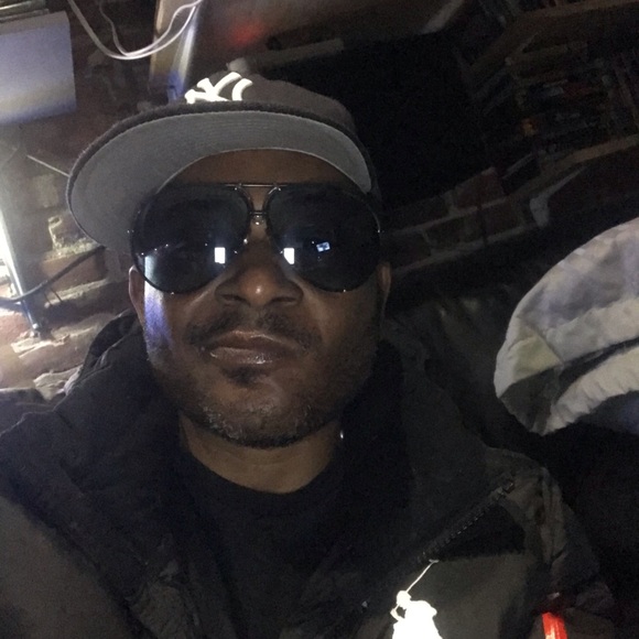 Meet your Posher, Shawn - Picture 1 of 5